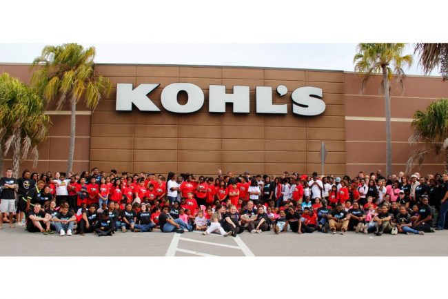 Tinsley Family Concessions_Comunity_2014 1222 - COLA 7th Annual Clothe-a-Child - DB - 48599